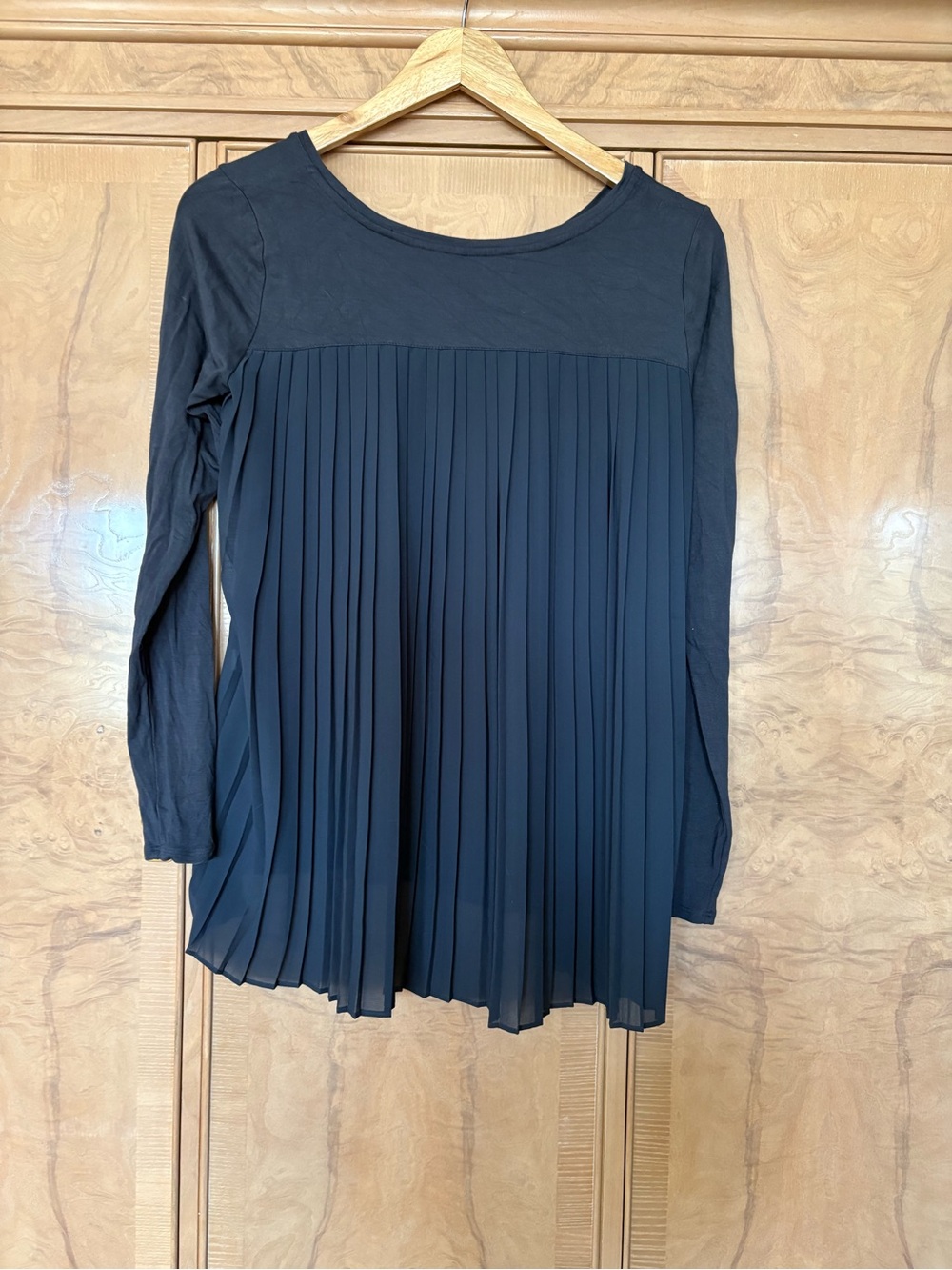 Club Monaco Black Pleated Long-Sleeve Top